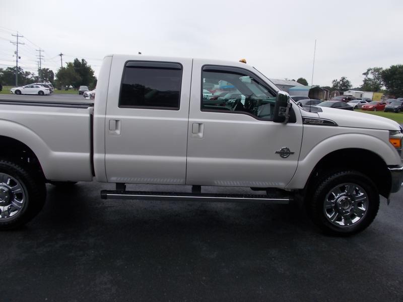 Ford Super Duty F-350 SRW 4WD Crew Cab 156" Lariat 2016