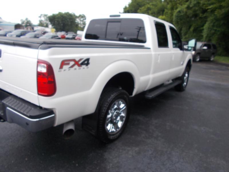 Ford Super Duty F-350 SRW 4WD Crew Cab 156" Lariat 2016