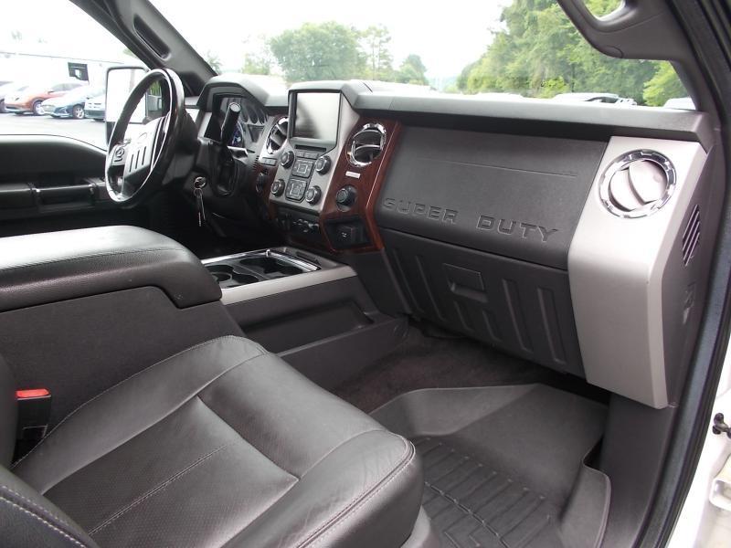 Ford Super Duty F-350 SRW 4WD Crew Cab 156" Lariat 2016
