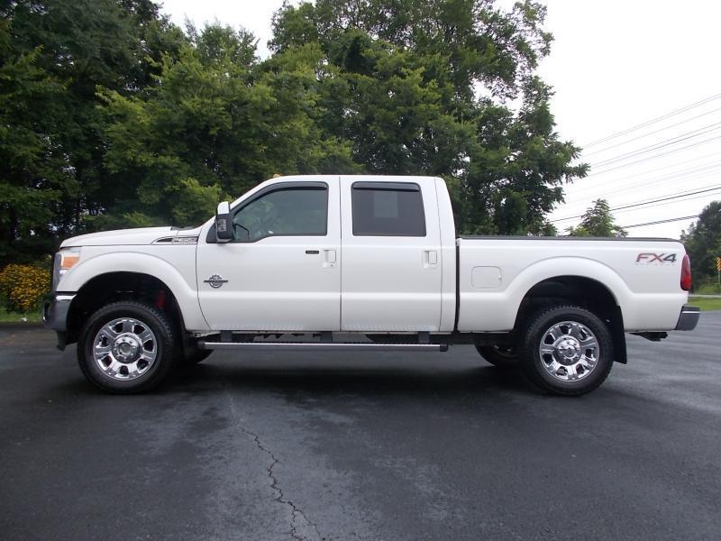 Ford Super Duty F-350 SRW 4WD Crew Cab 156" Lariat 2016