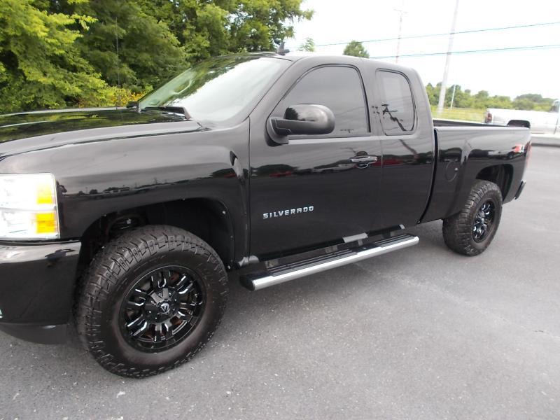 Chevrolet Silverado 1500 4WD Ext Cab 143.5" LTZ 2012