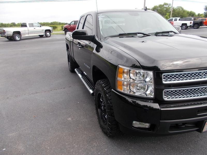 Chevrolet Silverado 1500 4WD Ext Cab 143.5" LTZ 2012