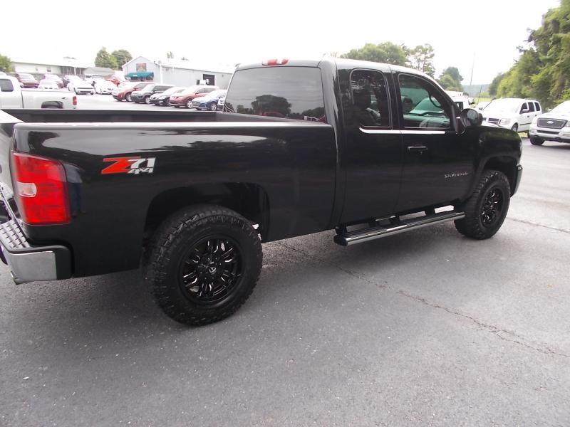 Chevrolet Silverado 1500 4WD Ext Cab 143.5" LTZ 2012