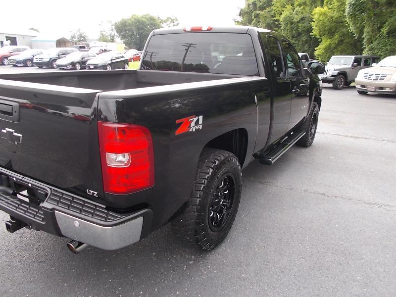 Chevrolet Silverado 1500 4WD Ext Cab 143.5" LTZ 2012