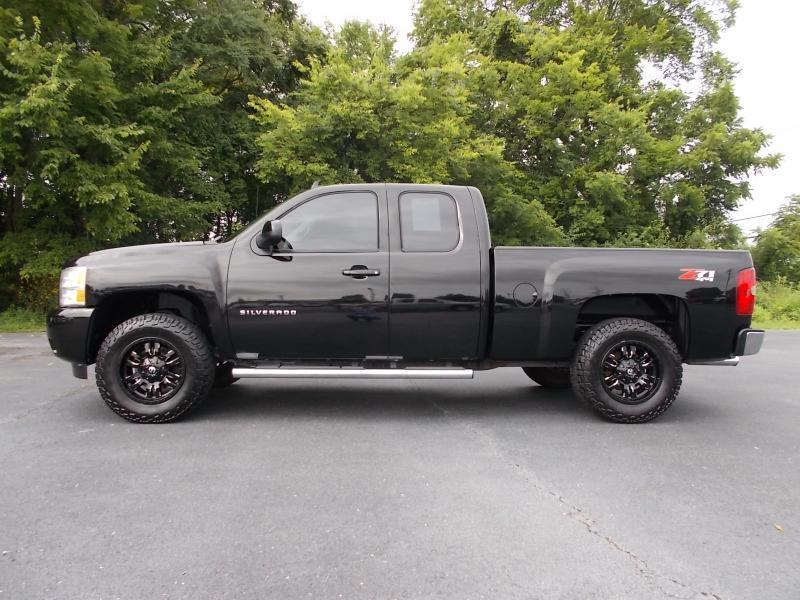 Chevrolet Silverado 1500 4WD Ext Cab 143.5" LTZ 2012