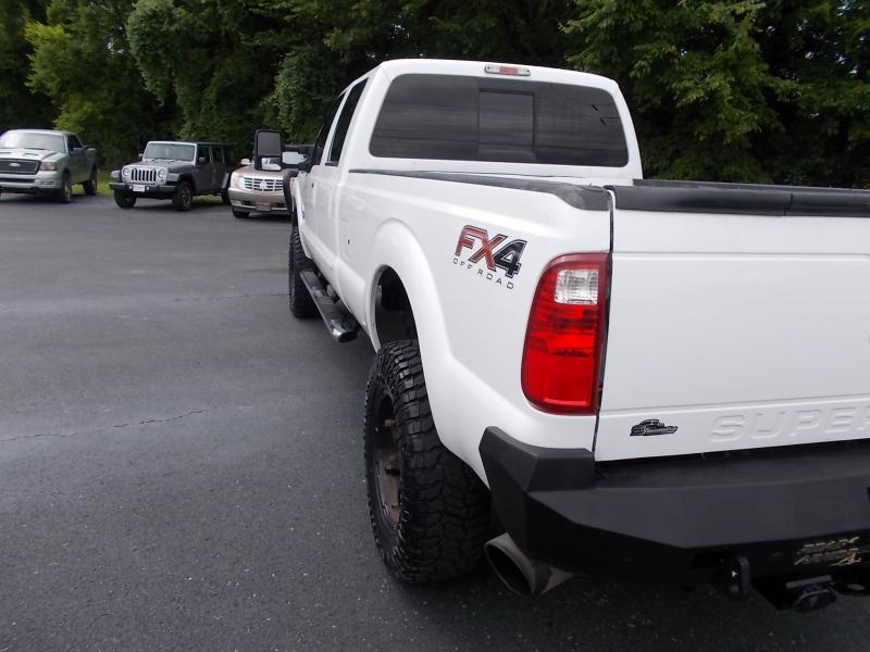 Ford Super Duty F-350 SRW 4WD Crew Cab 172" Lariat 2014