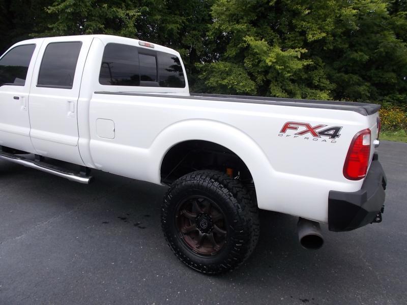 Ford Super Duty F-350 SRW 4WD Crew Cab 172" Lariat 2014