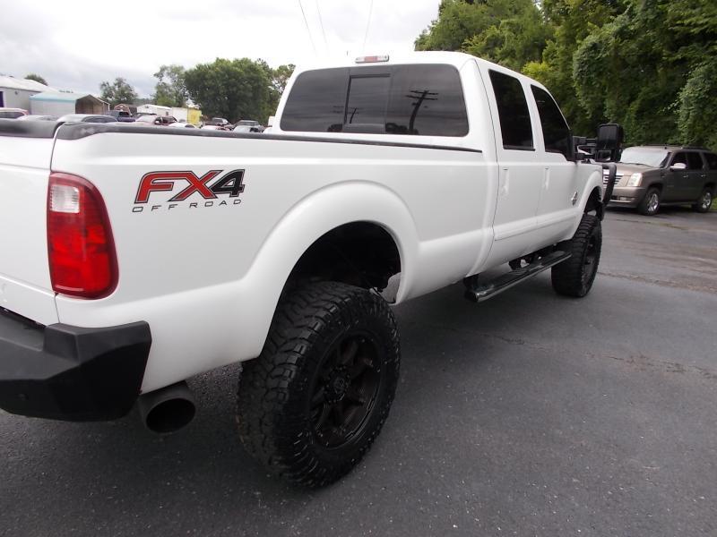 Ford Super Duty F-350 SRW 4WD Crew Cab 172" Lariat 2014