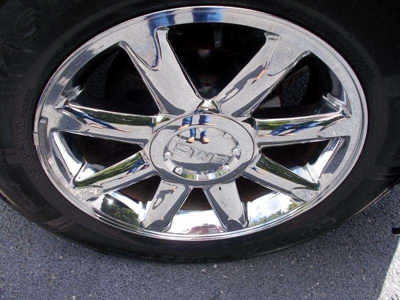 GMC Yukon XL AWD 4dr 1500 Denali 2012