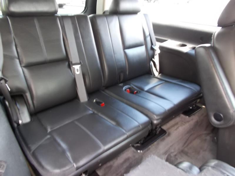 GMC Yukon XL AWD 4dr 1500 Denali 2012