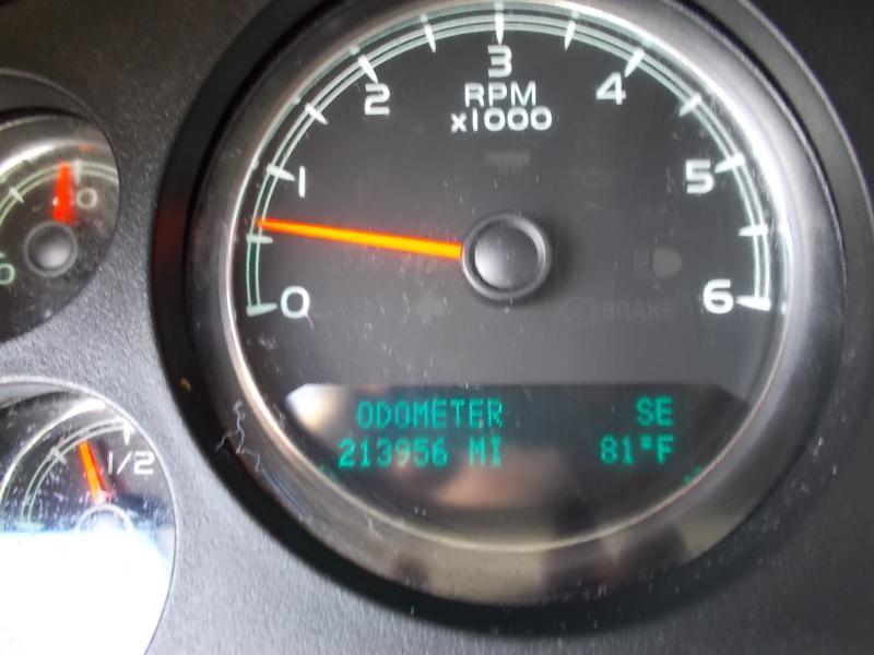 GMC Yukon XL AWD 4dr 1500 Denali 2012