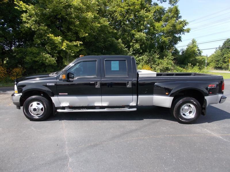 Ford Super Duty F-350 DRW Crew Cab 172" Lariat 4WD 2004