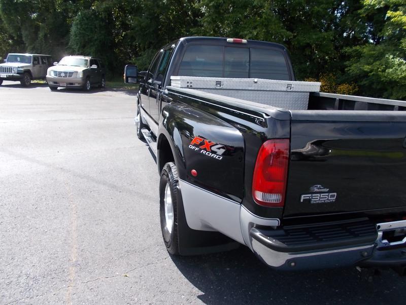 Ford Super Duty F-350 DRW Crew Cab 172" Lariat 4WD 2004