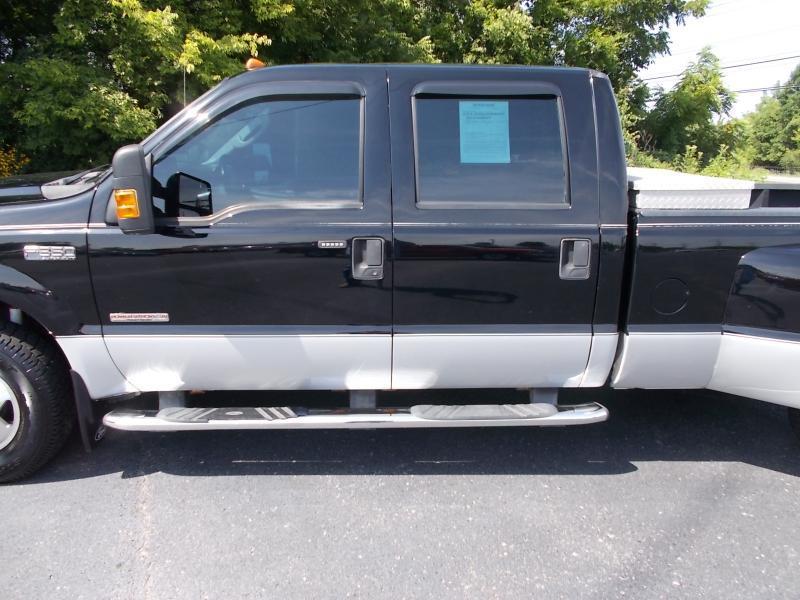Ford Super Duty F-350 DRW Crew Cab 172" Lariat 4WD 2004