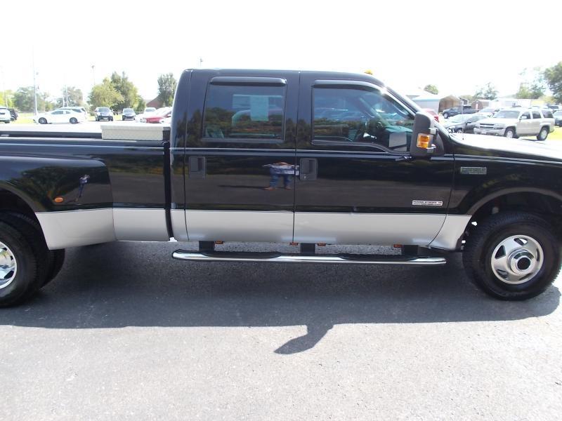 Ford Super Duty F-350 DRW Crew Cab 172" Lariat 4WD 2004
