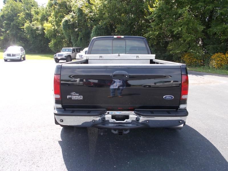 Ford Super Duty F-350 DRW Crew Cab 172" Lariat 4WD 2004
