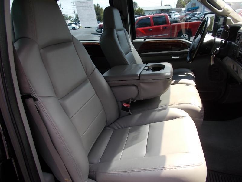 Ford Super Duty F-350 DRW Crew Cab 172" Lariat 4WD 2004