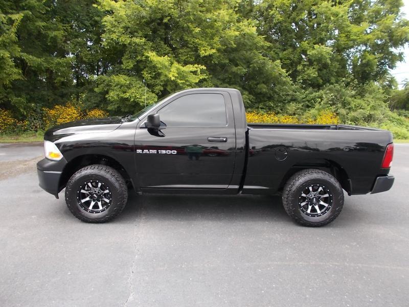 RAM 1500 4WD Reg Cab 120.5" ST 2012