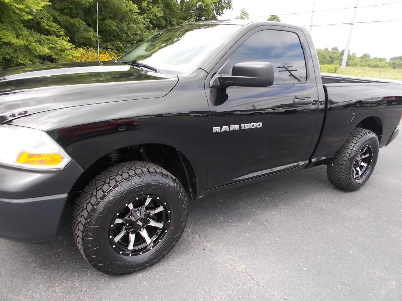 RAM 1500 4WD Reg Cab 120.5" ST 2012