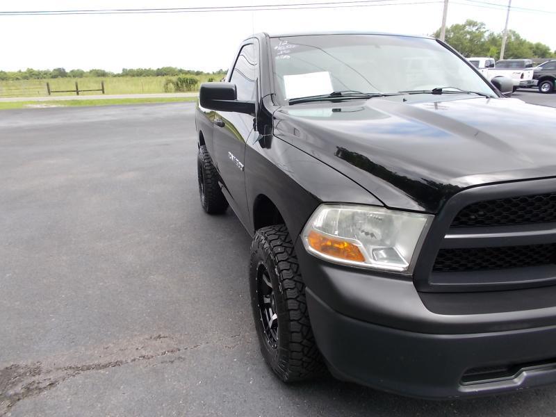 RAM 1500 4WD Reg Cab 120.5" ST 2012