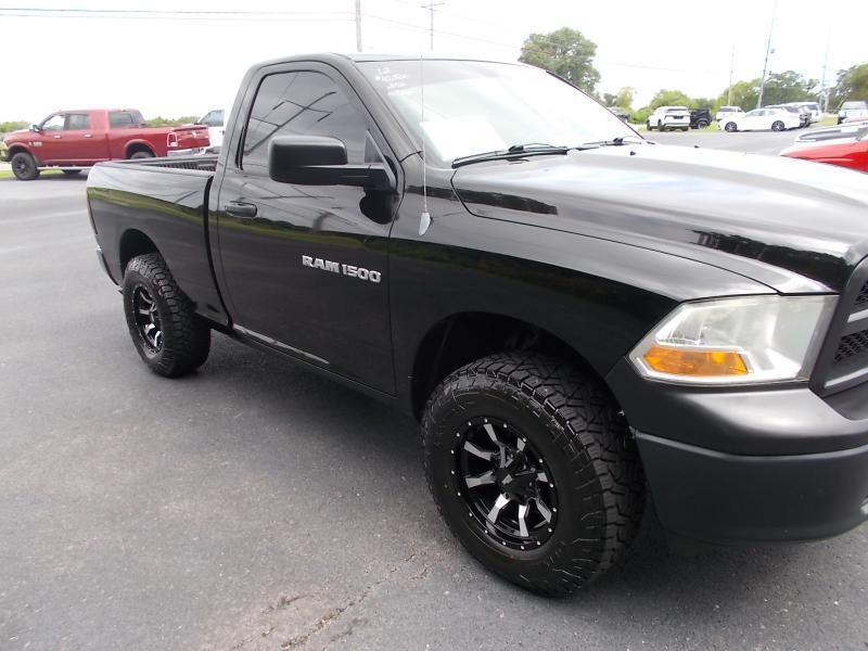 RAM 1500 4WD Reg Cab 120.5" ST 2012