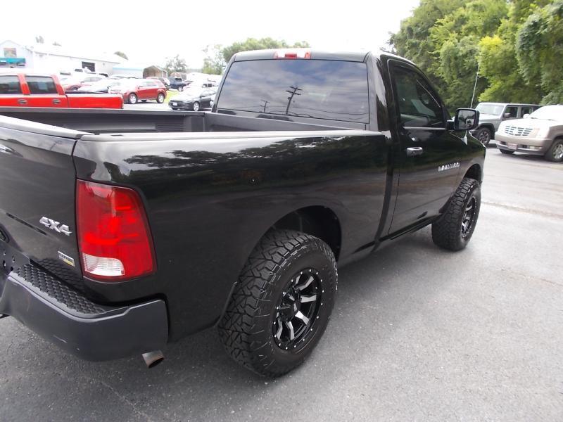 RAM 1500 4WD Reg Cab 120.5" ST 2012