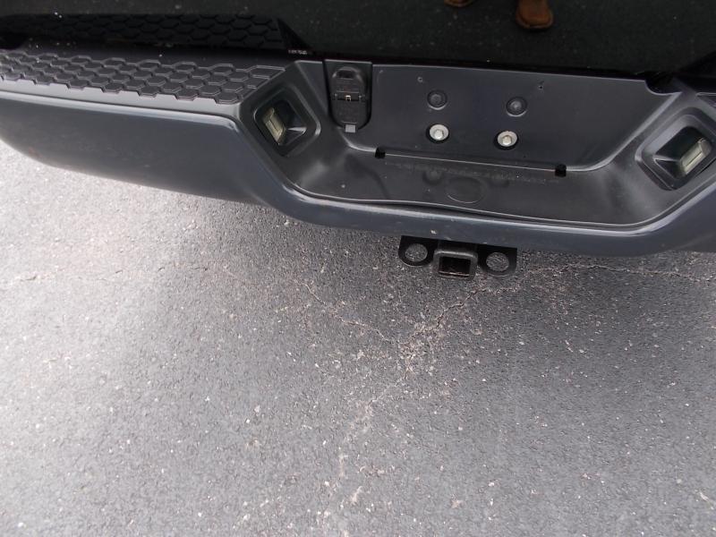 RAM 1500 4WD Reg Cab 120.5" ST 2012