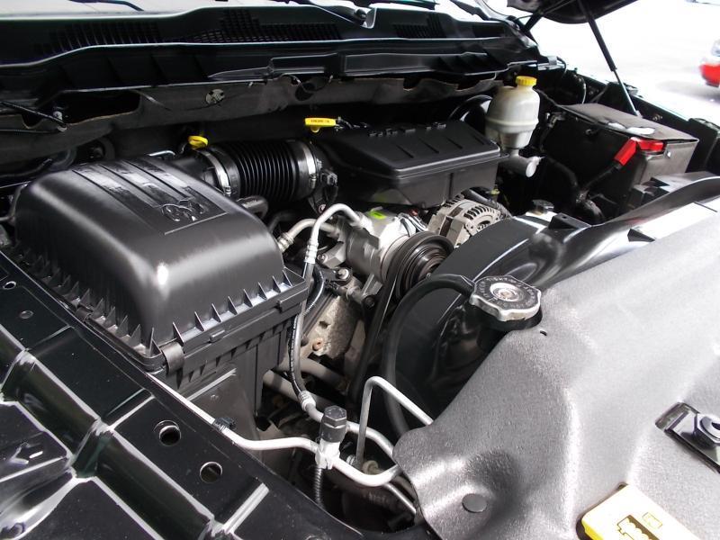 RAM 1500 4WD Reg Cab 120.5" ST 2012