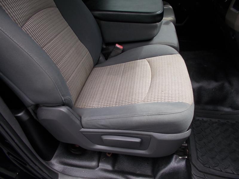RAM 1500 4WD Reg Cab 120.5" ST 2012