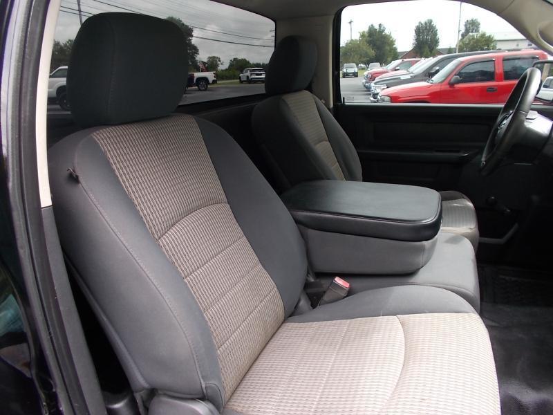 RAM 1500 4WD Reg Cab 120.5" ST 2012
