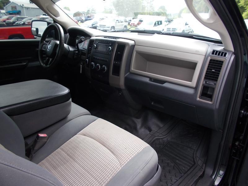 RAM 1500 4WD Reg Cab 120.5" ST 2012