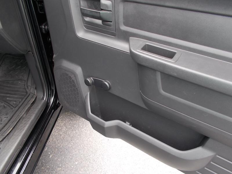 RAM 1500 4WD Reg Cab 120.5" ST 2012