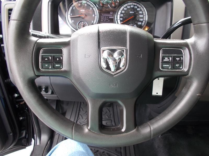 RAM 1500 4WD Reg Cab 120.5" ST 2012