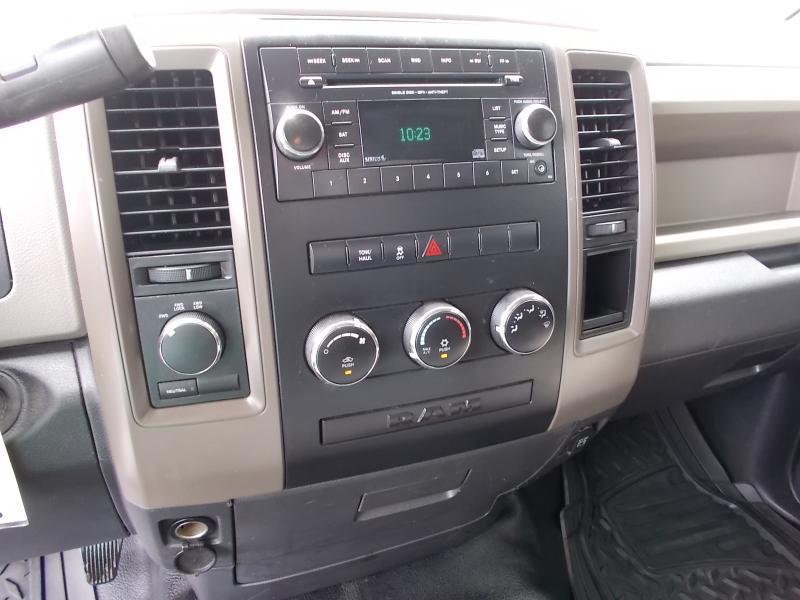 RAM 1500 4WD Reg Cab 120.5" ST 2012
