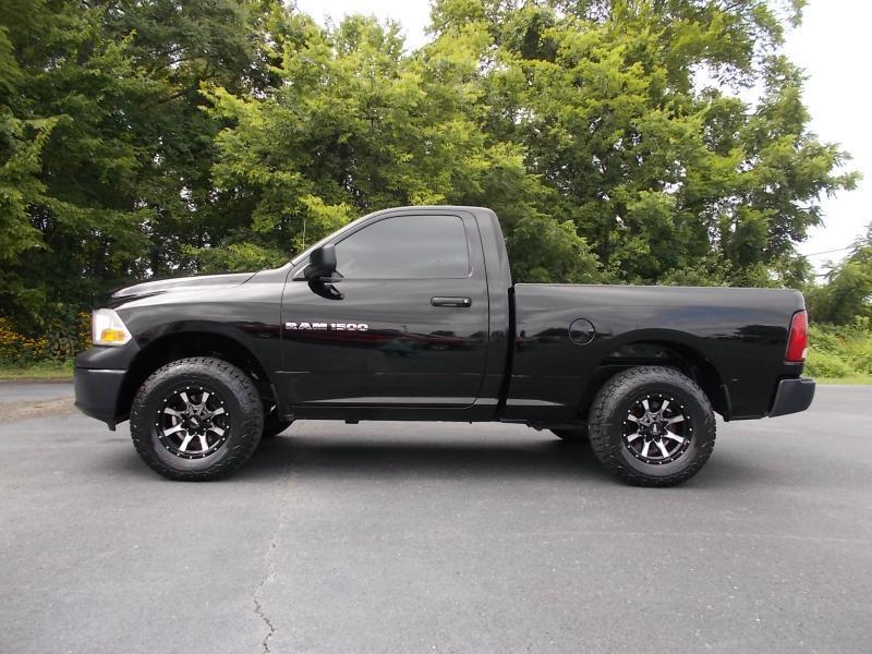 RAM 1500 4WD Reg Cab 120.5" ST 2012
