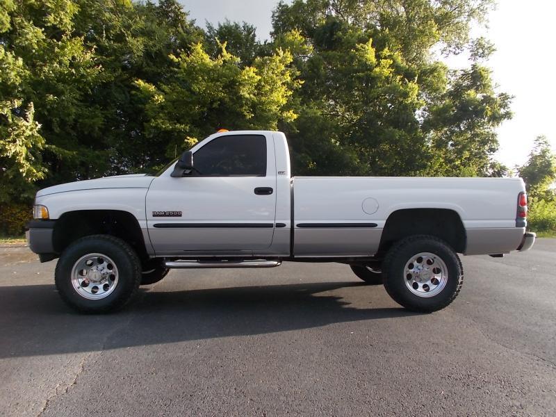 Dodge Ram 2500 2dr Reg Cab 135" WB HD 4WD 1998