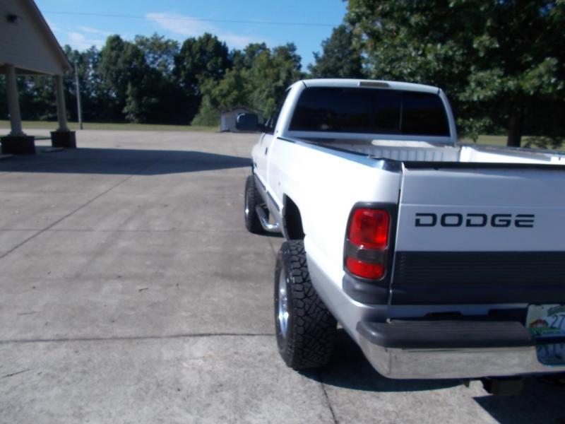 Dodge Ram 2500 2dr Reg Cab 135" WB HD 4WD 1998