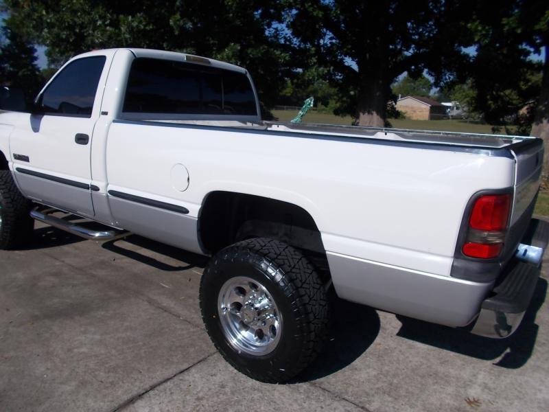 Dodge Ram 2500 2dr Reg Cab 135" WB HD 4WD 1998