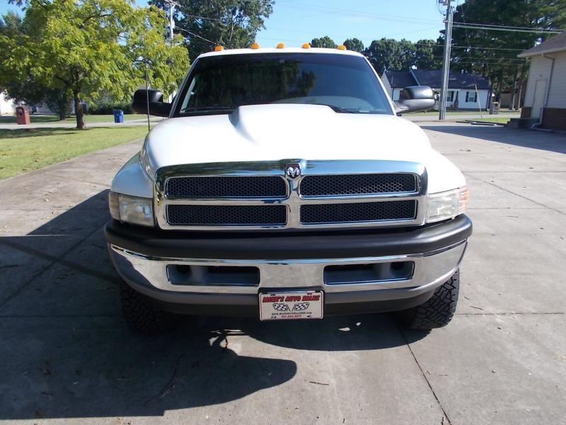 Dodge Ram 2500 2dr Reg Cab 135" WB HD 4WD 1998