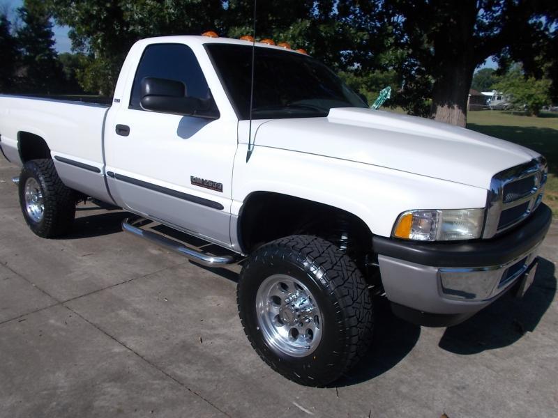 Dodge Ram 2500 2dr Reg Cab 135" WB HD 4WD 1998