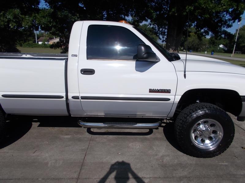 Dodge Ram 2500 2dr Reg Cab 135" WB HD 4WD 1998