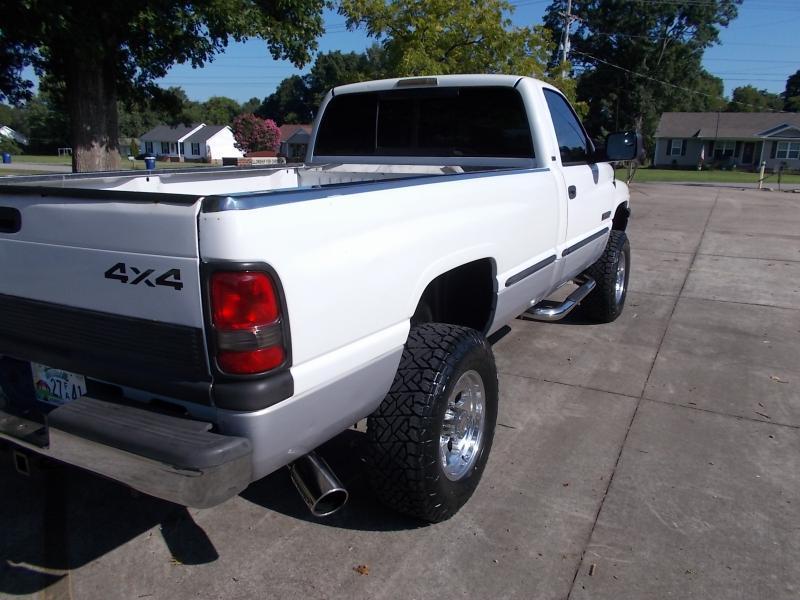 Dodge Ram 2500 2dr Reg Cab 135" WB HD 4WD 1998