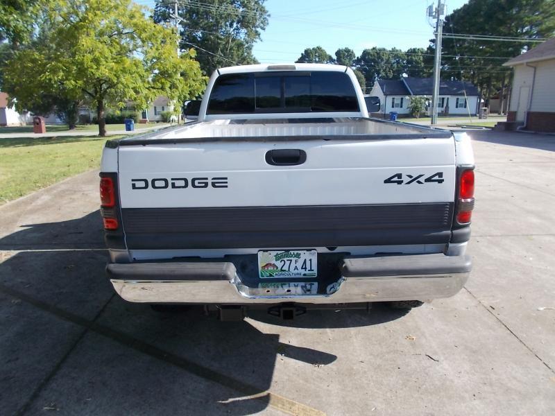 Dodge Ram 2500 2dr Reg Cab 135" WB HD 4WD 1998