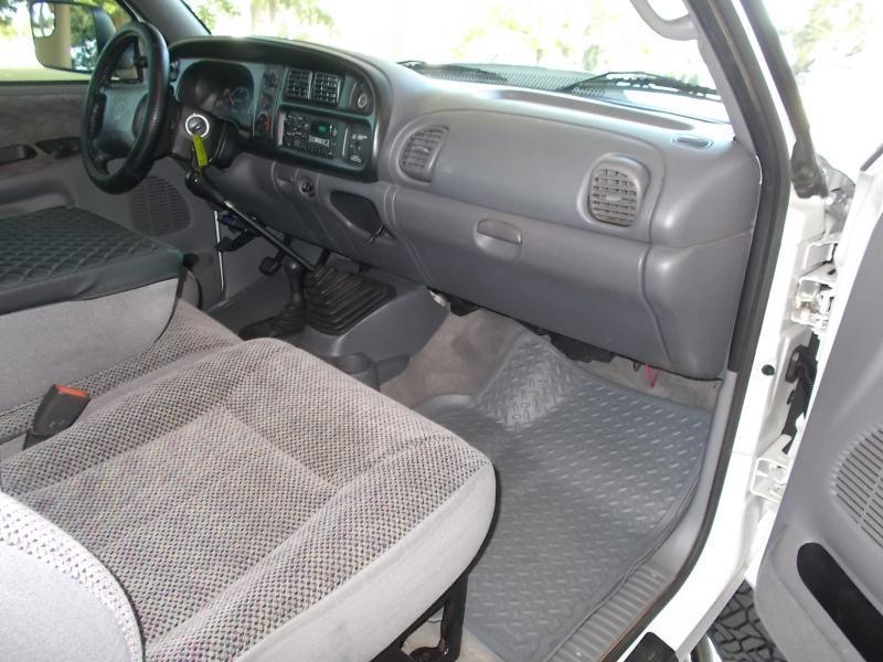 Dodge Ram 2500 2dr Reg Cab 135" WB HD 4WD 1998
