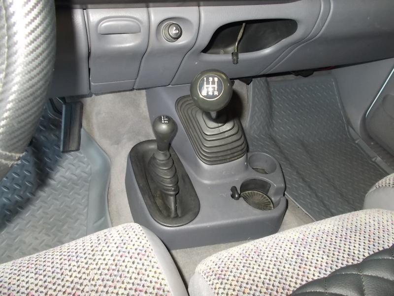 Dodge Ram 2500 2dr Reg Cab 135" WB HD 4WD 1998