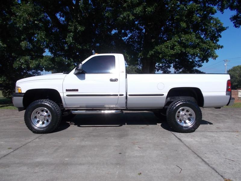 Dodge Ram 2500 2dr Reg Cab 135" WB HD 4WD 1998