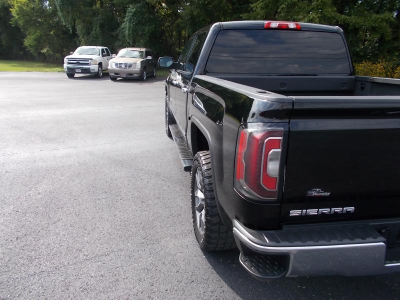 GMC Sierra 1500 4WD Crew Cab 143.5" SLT 2017