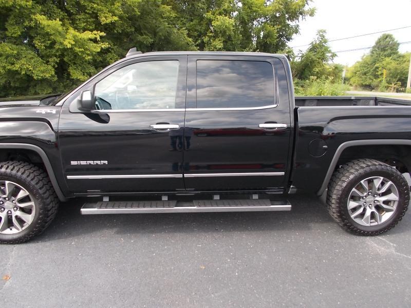 GMC Sierra 1500 4WD Crew Cab 143.5" SLT 2017
