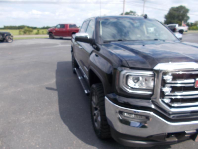 GMC Sierra 1500 4WD Crew Cab 143.5" SLT 2017