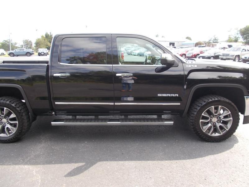 GMC Sierra 1500 4WD Crew Cab 143.5" SLT 2017